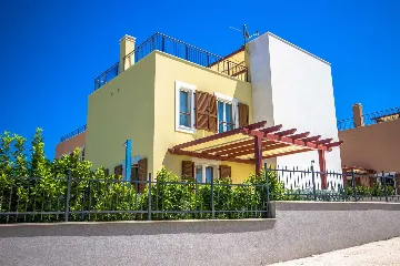 Modern Family Villa with Pool in Splitska