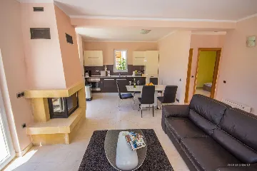 Contemporary Island Villa with Pool – Splitska