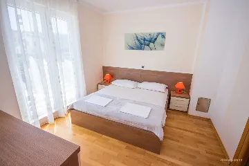 Contemporary Island Villa with Pool – Splitska