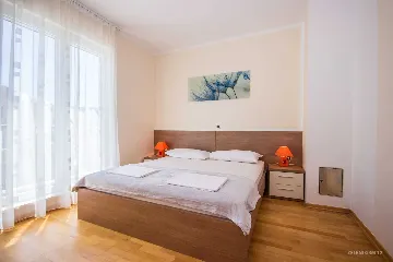 Contemporary Island Villa with Pool – Splitska