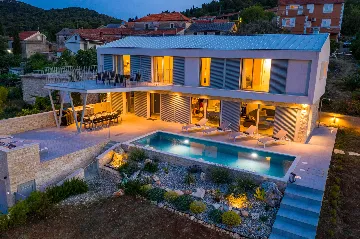 Modern Poolside Villa in Žman