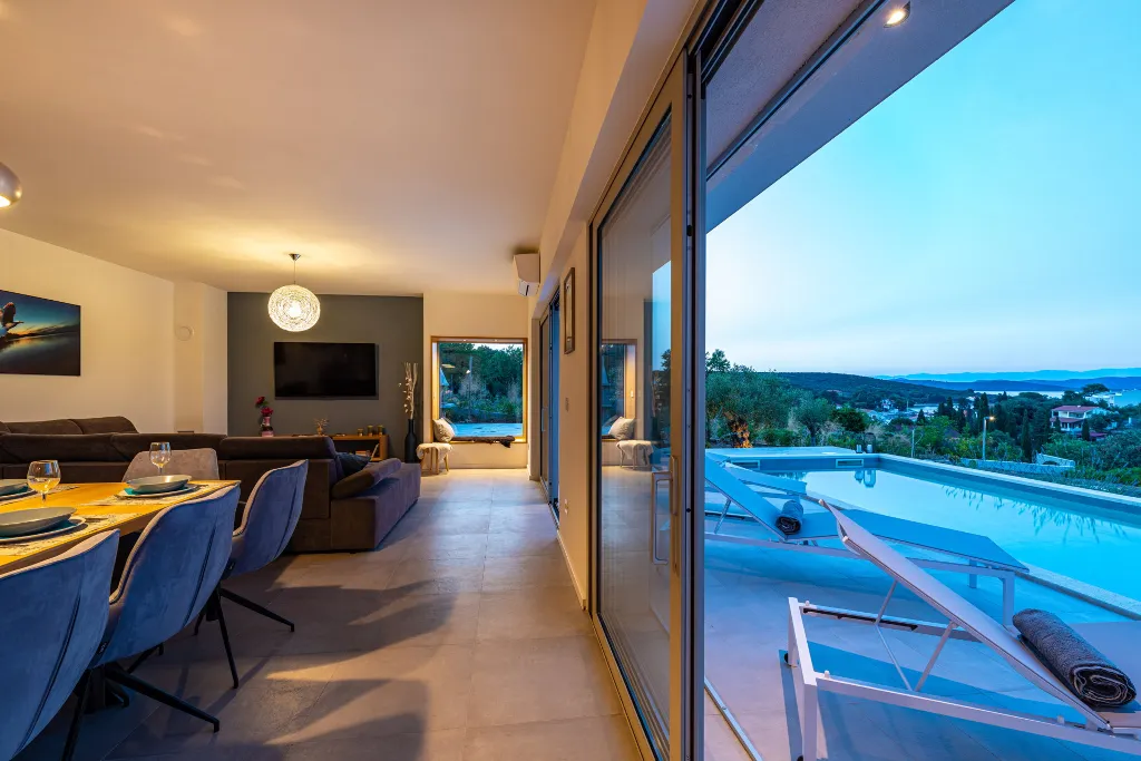 Modern Poolside Villa in Žman
