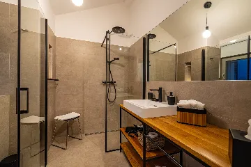 Modern Poolside Villa in Žman