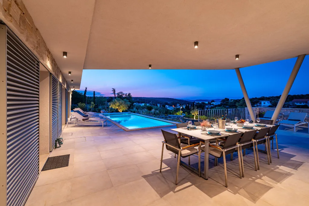 Modern Poolside Villa in Žman