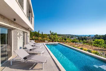 Modern Poolside Villa in Žman