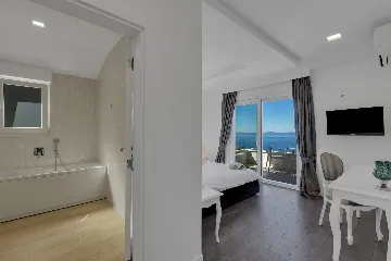 Contemporary 5-Bedroom Villa with Infinity Pool, Makarska