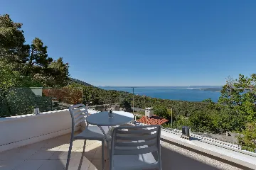Contemporary 5-Bedroom Villa with Infinity Pool, Makarska
