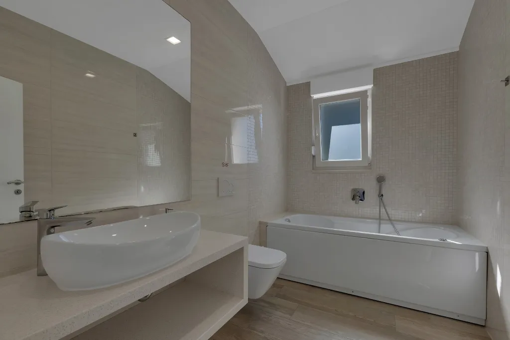 Contemporary 5-Bedroom Villa with Infinity Pool, Makarska