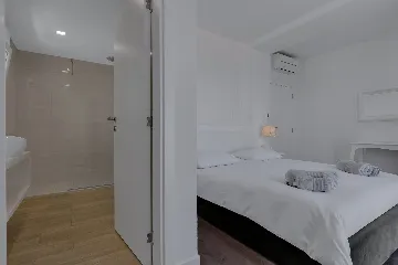 Contemporary 5-Bedroom Villa with Infinity Pool, Makarska