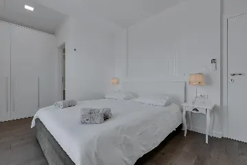 Contemporary 5-Bedroom Villa with Infinity Pool, Makarska