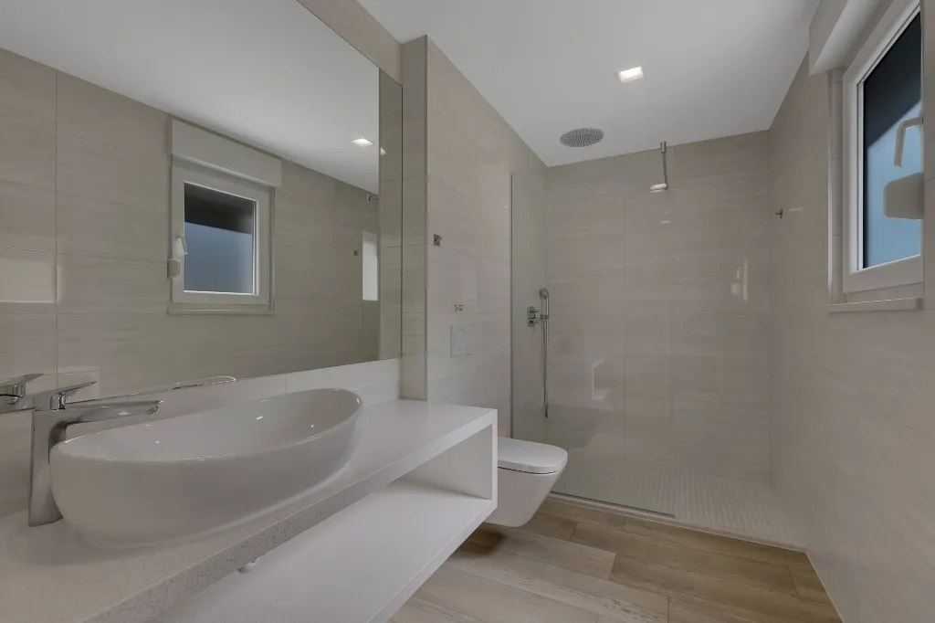 Contemporary 5-Bedroom Villa with Infinity Pool, Makarska