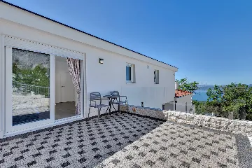Contemporary 5-Bedroom Villa with Infinity Pool, Makarska