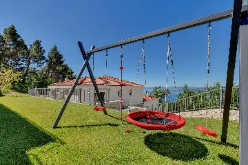 Contemporary 5-Bedroom Villa with Infinity Pool, Makarska