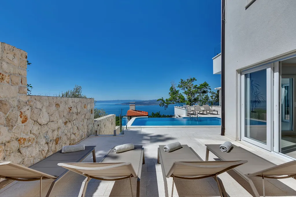 Contemporary 5-Bedroom Villa with Infinity Pool, Makarska