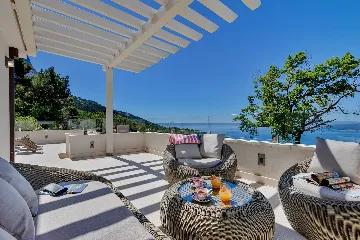 Contemporary 5-Bedroom Villa with Infinity Pool, Makarska