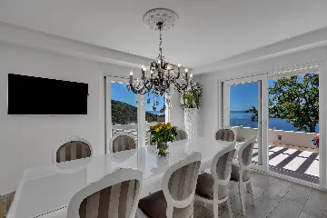 Contemporary 5-Bedroom Villa with Infinity Pool, Makarska