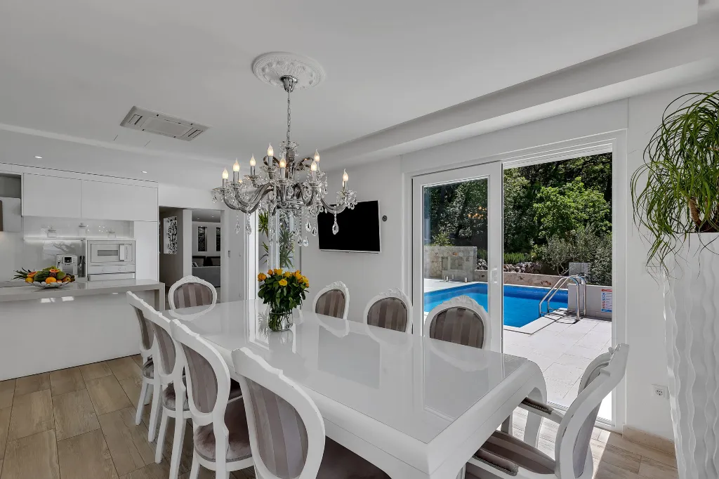 Contemporary 5-Bedroom Villa with Infinity Pool, Makarska