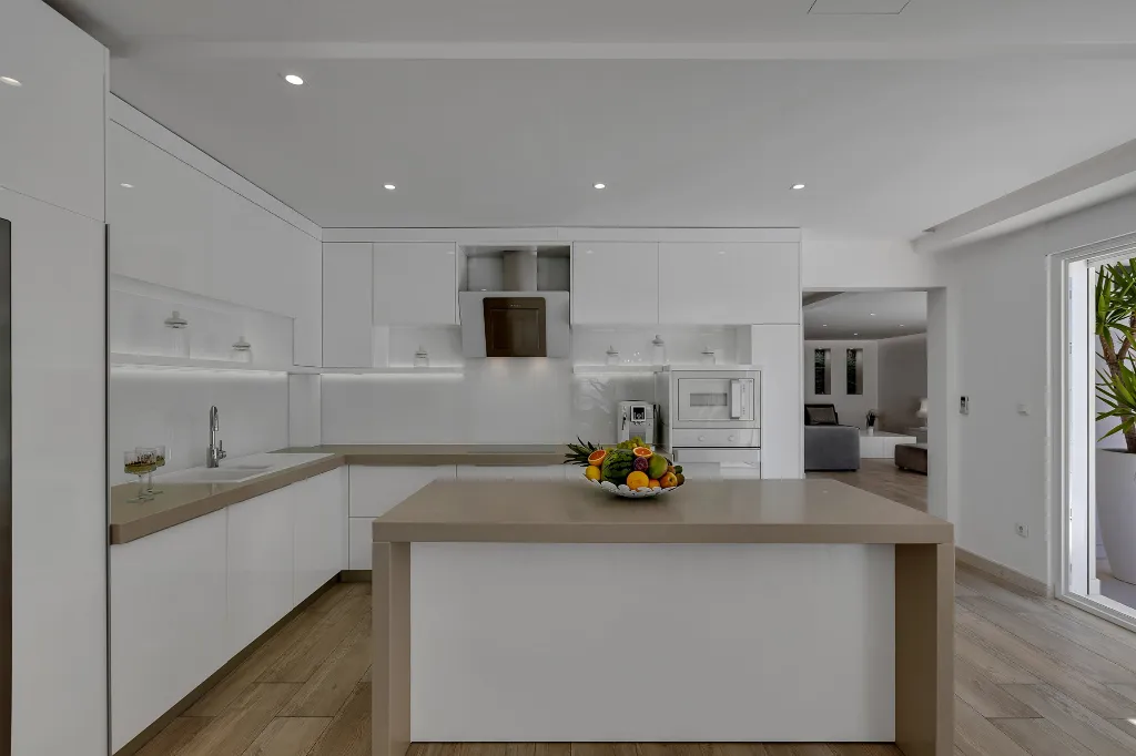 Contemporary 5-Bedroom Villa with Infinity Pool, Makarska