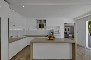 Contemporary 5-Bedroom Villa with Infinity Pool, Makarska