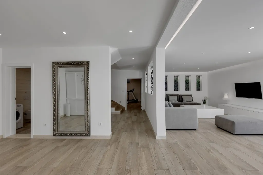 Contemporary 5-Bedroom Villa with Infinity Pool, Makarska