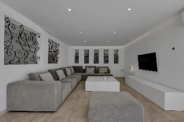 Contemporary 5-Bedroom Villa with Infinity Pool, Makarska