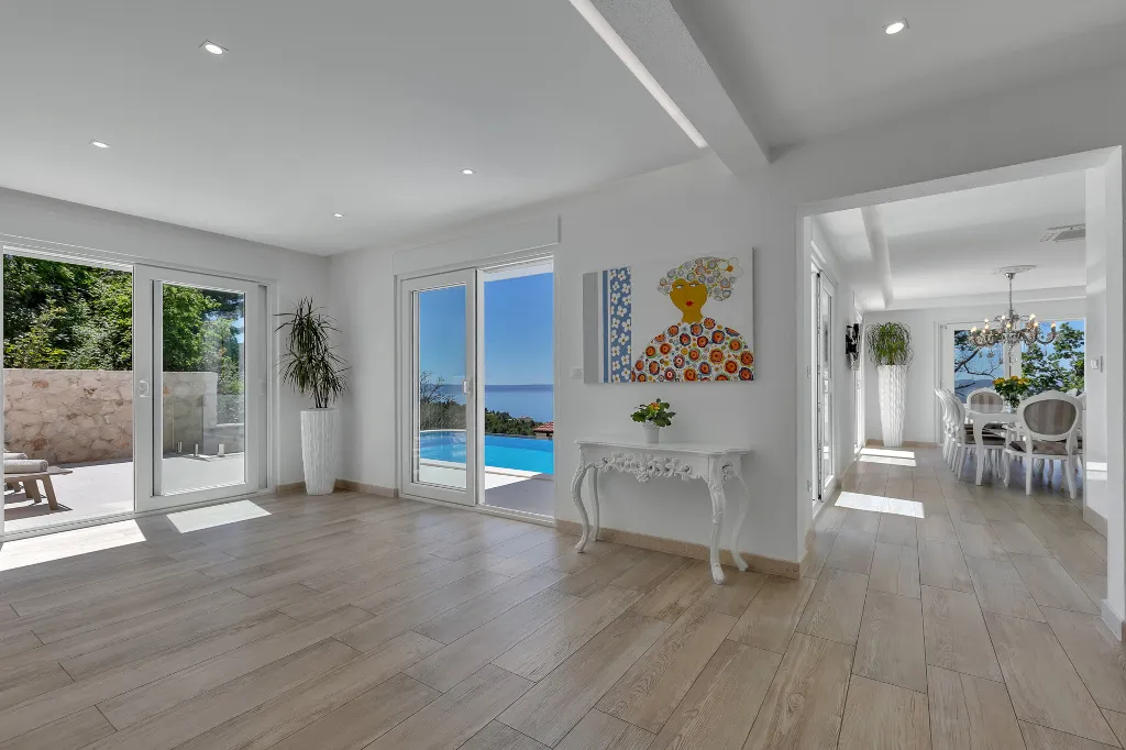 Contemporary 5-Bedroom Villa with Infinity Pool, Makarska