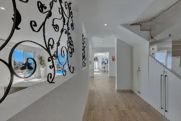 Contemporary 5-Bedroom Villa with Infinity Pool, Makarska