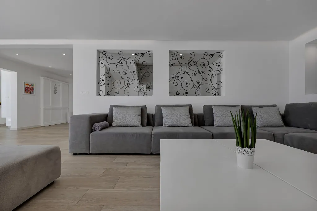 Contemporary 5-Bedroom Villa with Infinity Pool, Makarska