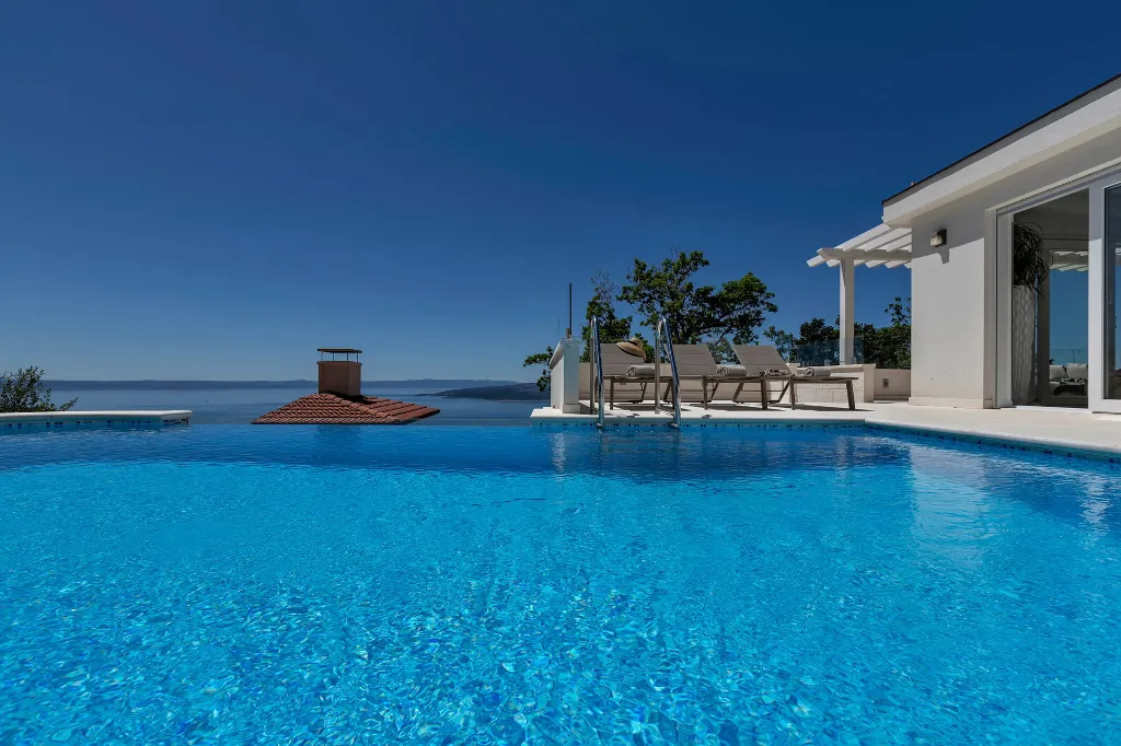 Contemporary 5-Bedroom Villa with Infinity Pool, Makarska