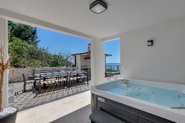 Contemporary 5-Bedroom Villa with Infinity Pool, Makarska