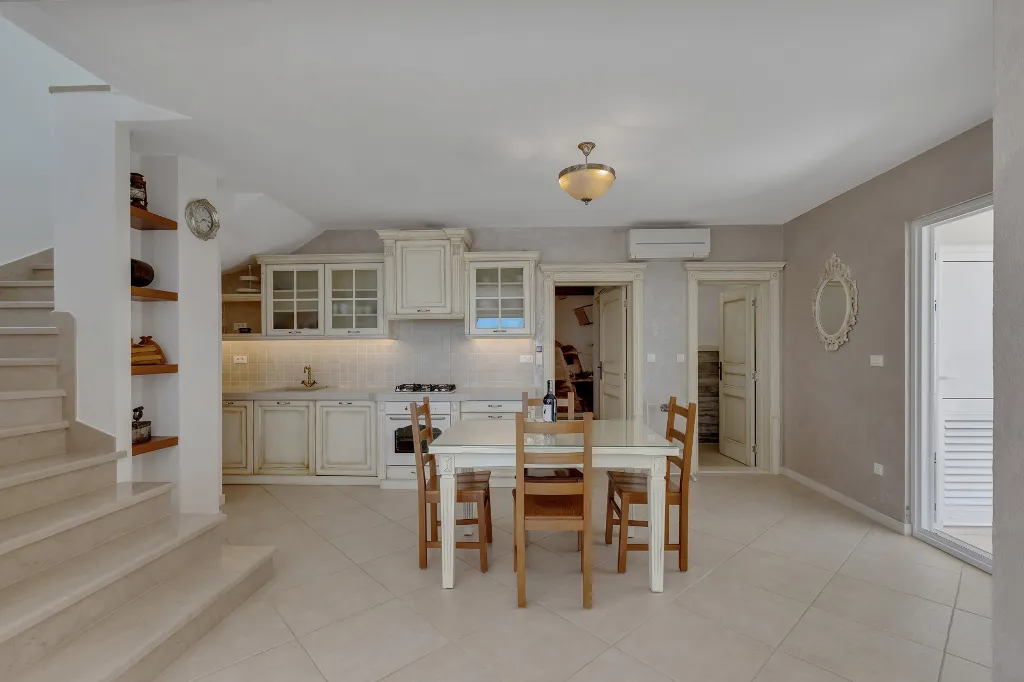 Contemporary 5-Bedroom Villa with Infinity Pool, Makarska