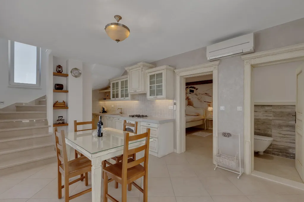 Contemporary 5-Bedroom Villa with Infinity Pool, Makarska