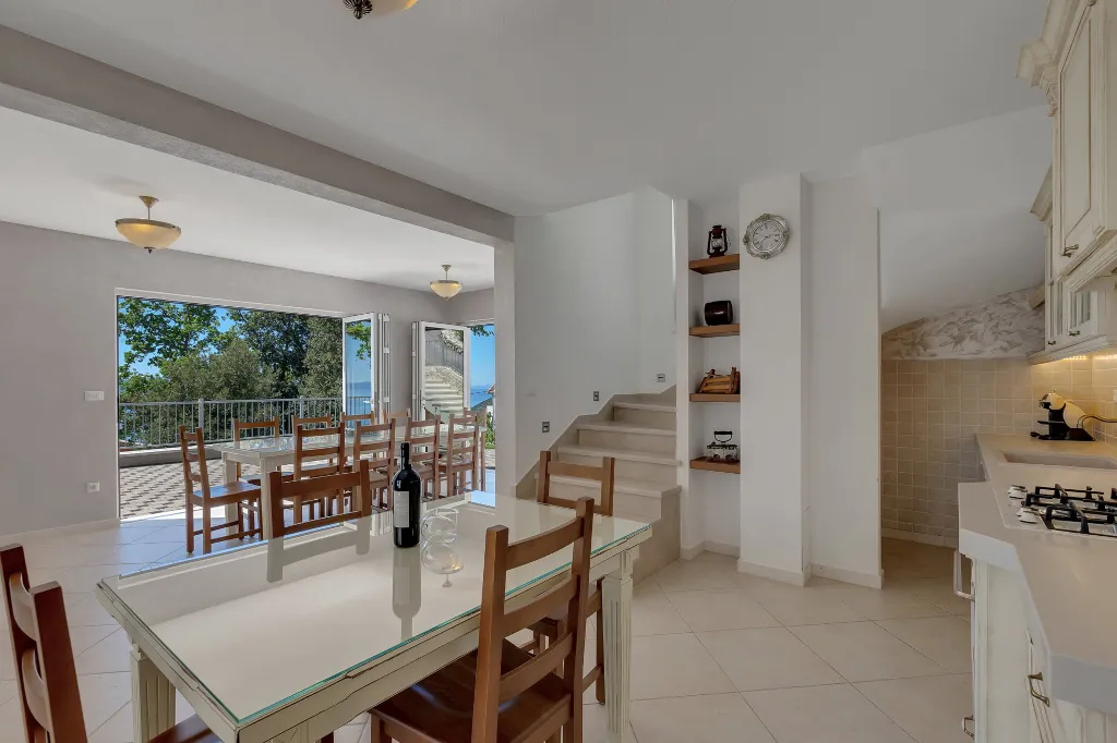 Contemporary 5-Bedroom Villa with Infinity Pool, Makarska