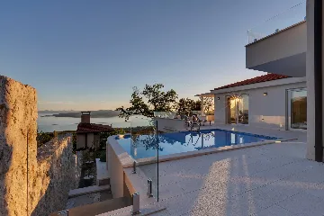 Contemporary 5-Bedroom Villa with Infinity Pool, Makarska