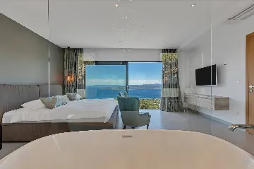 Modern 3-Bedroom Villa with Pool in Makarska