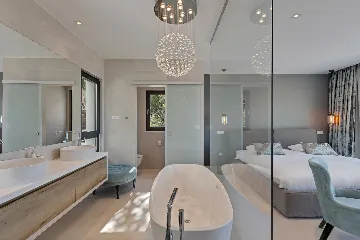 Modern 3-Bedroom Villa with Pool in Makarska