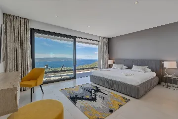 Modern 3-Bedroom Villa with Pool in Makarska