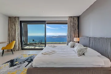 Modern 3-Bedroom Villa with Pool in Makarska