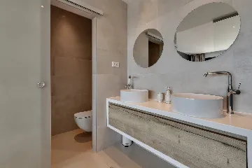 Modern 3-Bedroom Villa with Pool in Makarska