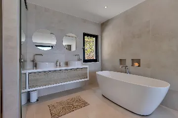 Modern 3-Bedroom Villa with Pool in Makarska