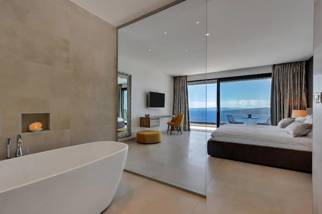 Modern 3-Bedroom Villa with Pool in Makarska