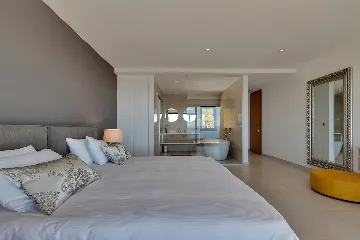 Modern 3-Bedroom Villa with Pool in Makarska