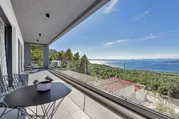 Modern 3-Bedroom Villa with Pool in Makarska