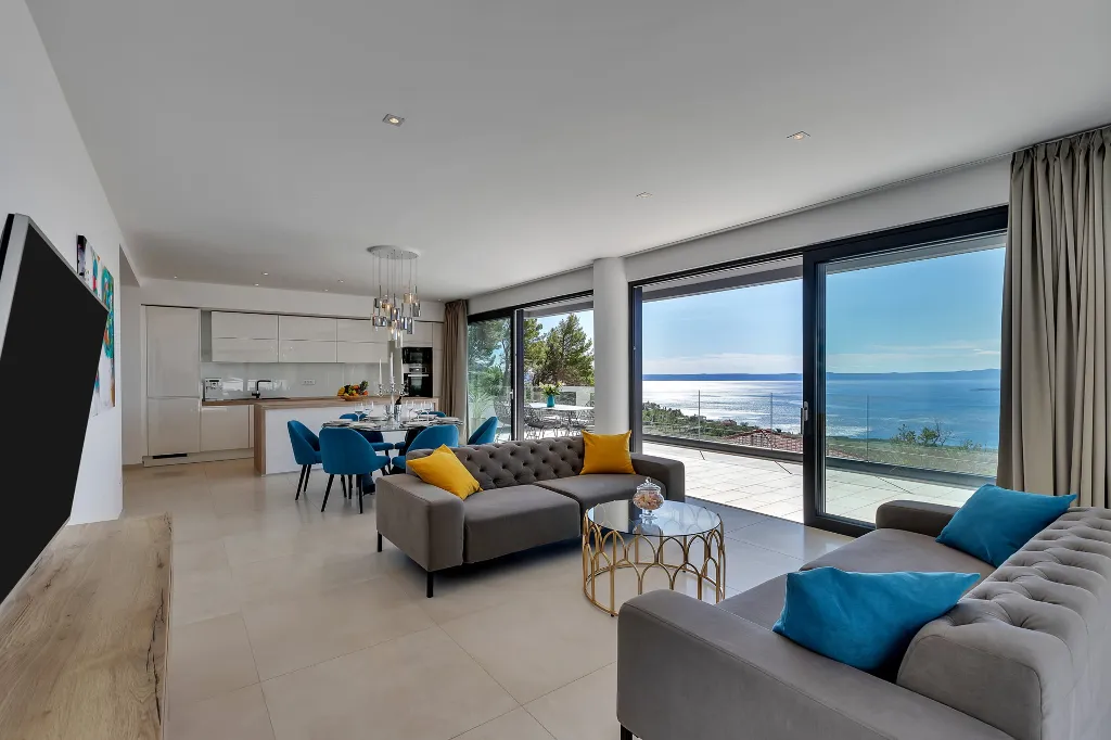 Modern 3-Bedroom Villa with Pool in Makarska