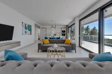 Modern 3-Bedroom Villa with Pool in Makarska