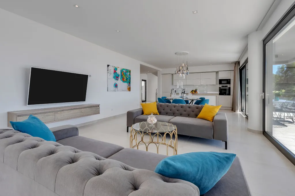 Modern 3-Bedroom Villa with Pool in Makarska
