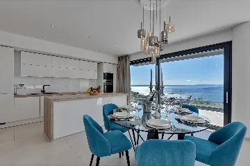 Modern 3-Bedroom Villa with Pool in Makarska