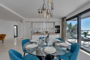 Modern 3-Bedroom Villa with Pool in Makarska