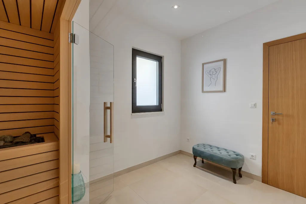 Modern 3-Bedroom Villa with Pool in Makarska