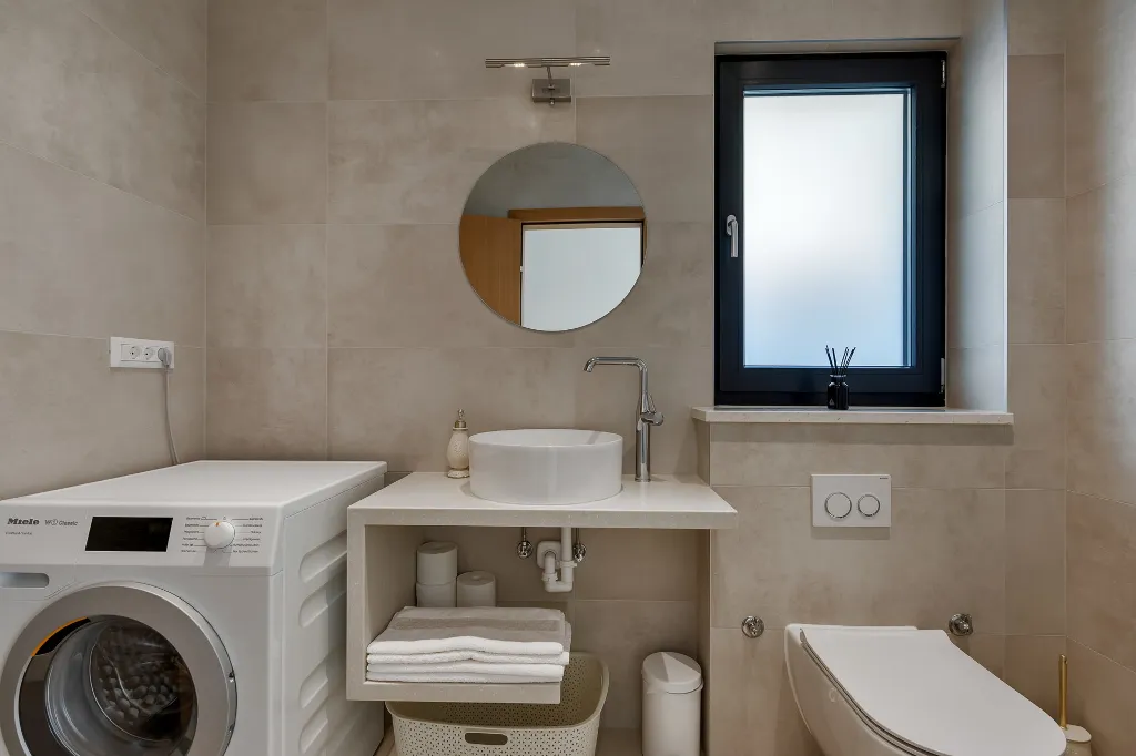Modern 3-Bedroom Villa with Pool in Makarska